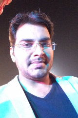 Narendra - Anchor in Delhi | www.dazzlerr.com