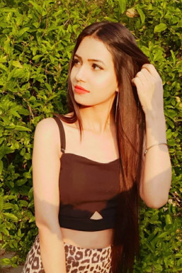 Reshma Ahmad - Model in Noida | www.dazzlerr.com