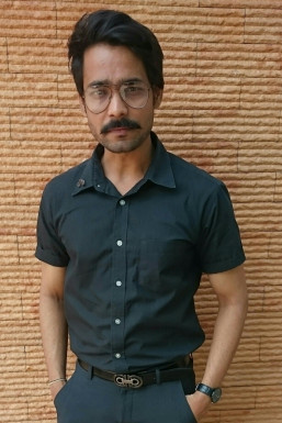 Viraj Gaur - Actor in Mumbai | www.dazzlerr.com