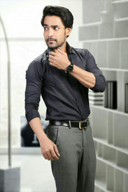 Viraj Gaur - Actor in Mumbai | www.dazzlerr.com