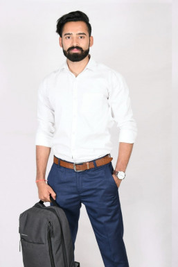 Ravinder Singh - Model in Gurgaon | www.dazzlerr.com