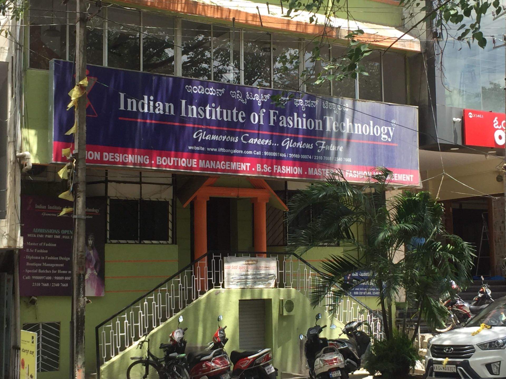 Dazzlerr - Indian Institute Of Fashion Technology