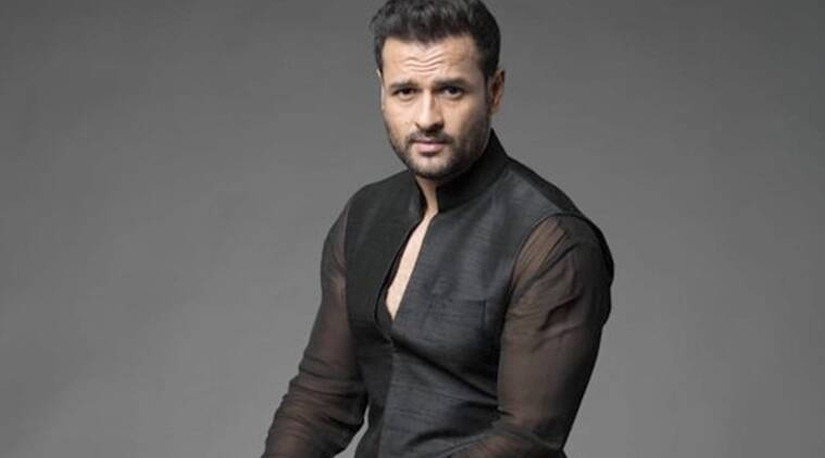 Dazzlerr: Rohit Roy