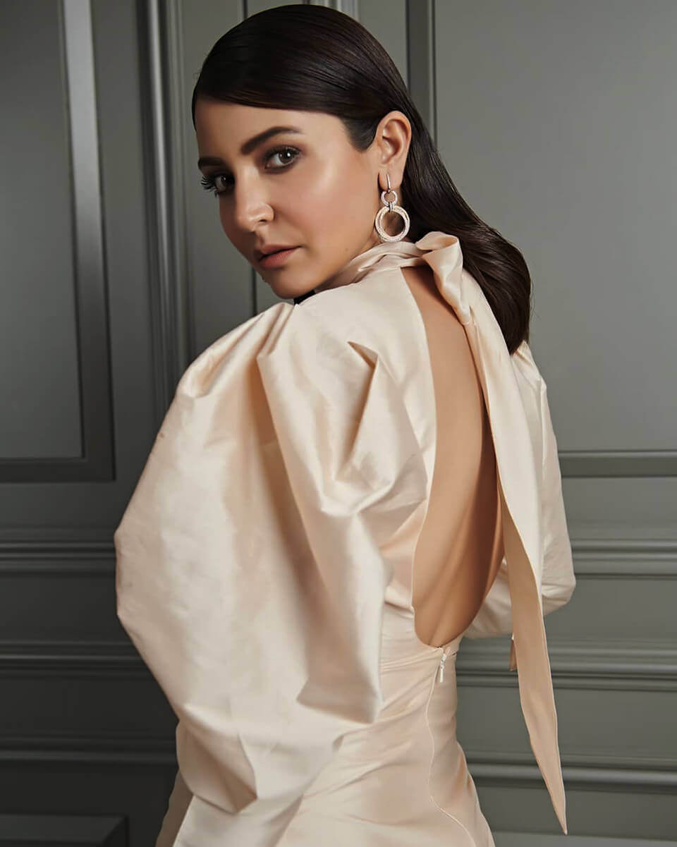 Dazzlerr - Jaw-Dropping Earrings of Anushka Sharma