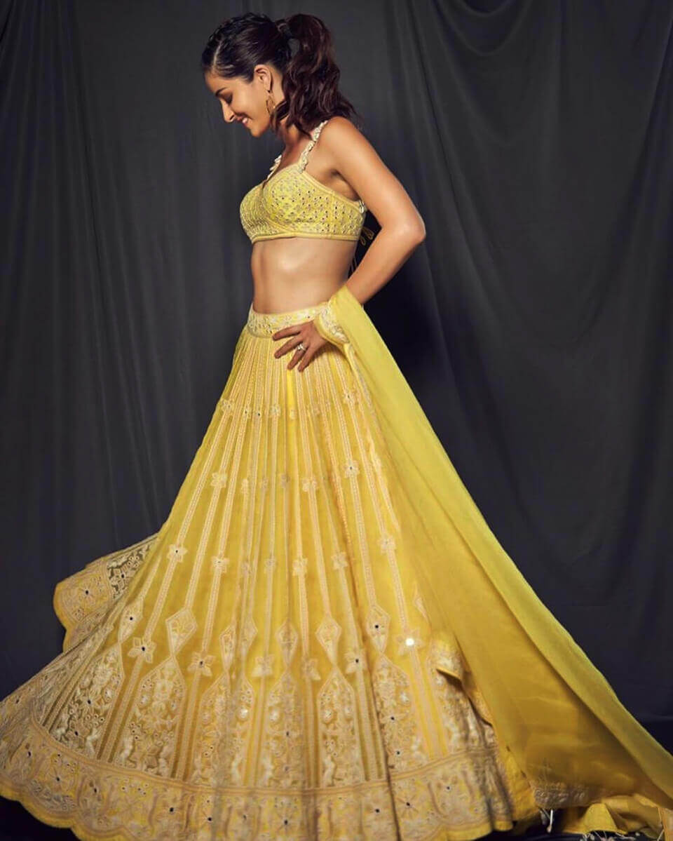 Dazzlerr: Stunning Lehenga Inspiration from Actresses at Umang 2020