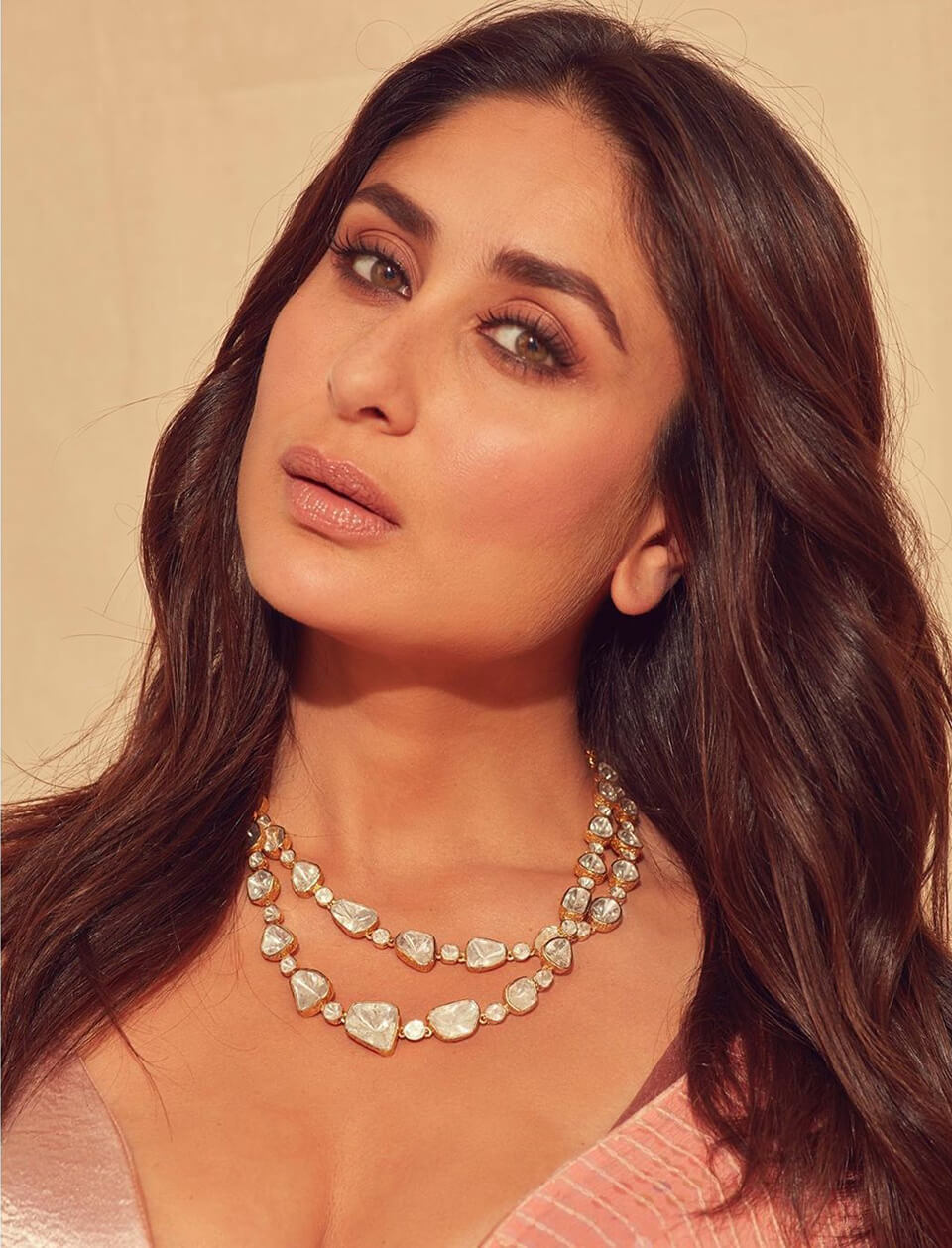 Dazzlerr: Throwback to Kareena Kapoor’s Most Stunning Outfits Feature Image